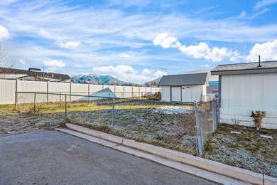 *** GORGEOUS RECENTLY REMODELED 3 BEDROOM / 2 BATH *** Open - photo 8