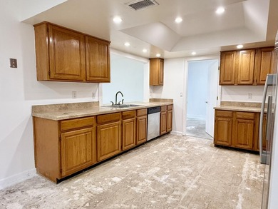 Rare opportunity to own a 3/2 home situated on 2.5 beautiful - photo 8