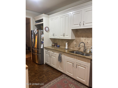 A rare find in Eastbrooke II! Spacious 3-story end unit with - photo 13