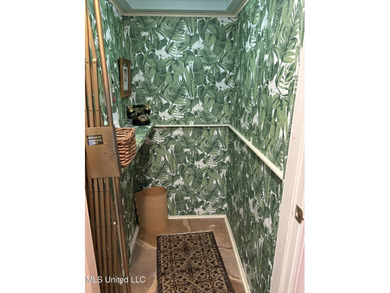 A rare find in Eastbrooke II! Spacious 3-story end unit with - photo 19