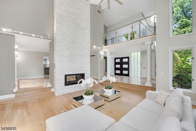 Incredible private retreat positioned on over 10 acres of land - photo 3