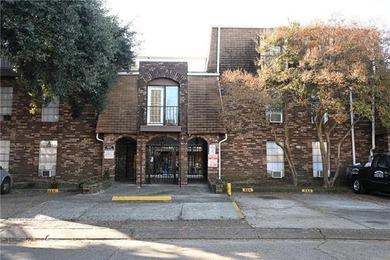 Lake Pontchartrain Condo For Sale in Metairie Louisiana