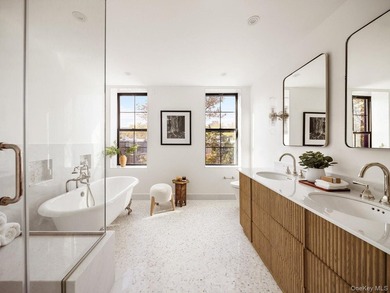Located on a tree-lined townhouse block in the heart of Boerum - photo 10