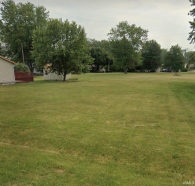 Lake Wawasee Lot For Sale in Cromwell Indiana