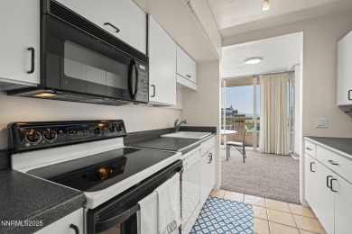 Stunning 2 Bed / 2 Bath High-Rise with Iconic City & River