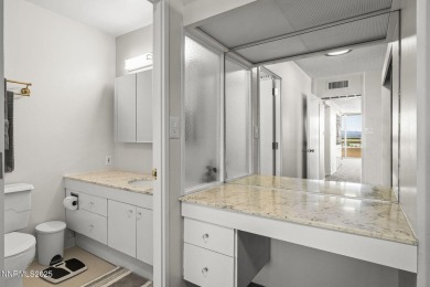 Stunning 2 Bed / 2 Bath High-Rise with Iconic City & River