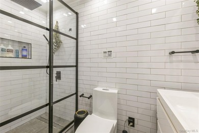 Unparalleled Quality & Elegance converge at this site. Nestled - photo 17