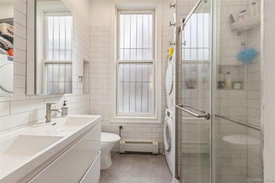 Unparalleled Quality & Elegance converge at this site. Nestled - photo 19