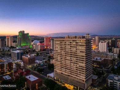 Stunning 2 Bed / 2 Bath High-Rise with Iconic City & River