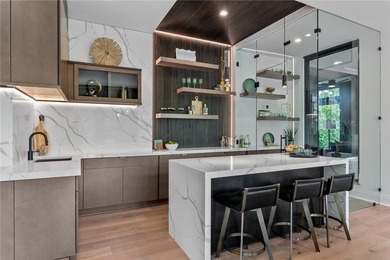 Welcome to an extraordinary lakefront retreat in the prestigious - photo 18