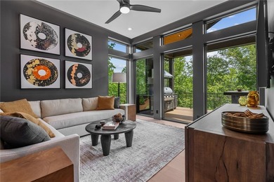 Welcome to an extraordinary lakefront retreat in the prestigious - photo 20