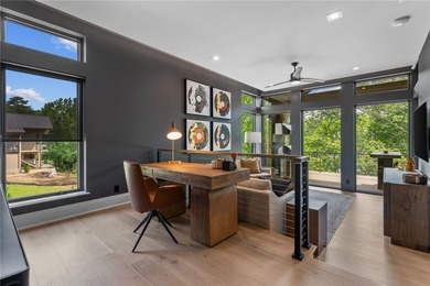 Welcome to an extraordinary lakefront retreat in the prestigious - photo 21