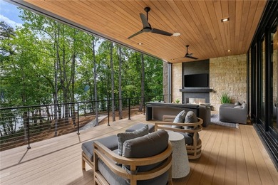 Welcome to an extraordinary lakefront retreat in the prestigious - photo 22