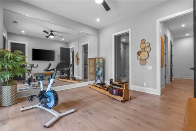 Welcome to an extraordinary lakefront retreat in the prestigious - photo 39