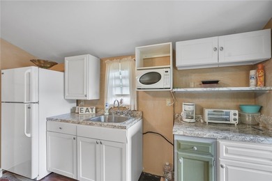 Mixed-use investment opportunity with over $30,000/year in - photo 40