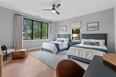 Welcome to an extraordinary lakefront retreat in the prestigious - photo 42