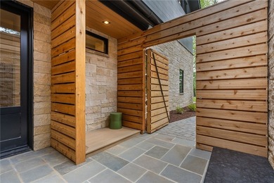 Welcome to an extraordinary lakefront retreat in the prestigious - photo 45