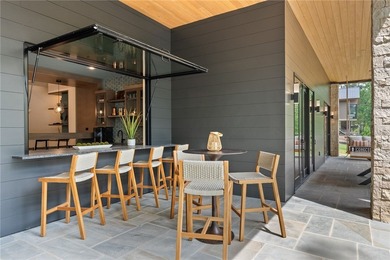 Welcome to an extraordinary lakefront retreat in the prestigious - photo 47