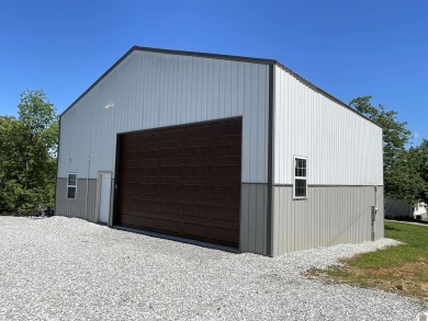 AFFORDABLE *LIKE NEW* LAKE AREA BARNDO!!! With approximately 1 - Lake Home For Sale in Eddyville, Kentucky