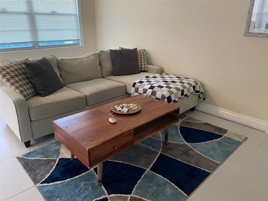 CORNER UNIT! VERY BRIGHT ! FIRST FLOOR,! QUIET AREA OF THE - photo 1