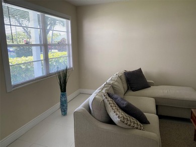 CORNER UNIT! VERY BRIGHT ! FIRST FLOOR,! QUIET AREA OF THE - photo 3