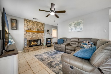 Waterfront Cottage Retreat with Guest Quarters on Lake Palestine - photo 4