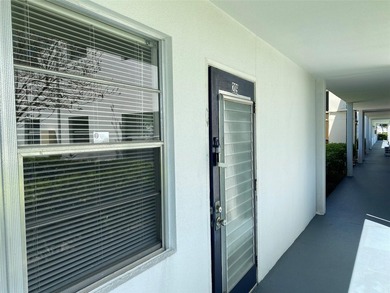 CORNER UNIT! VERY BRIGHT ! FIRST FLOOR,! QUIET AREA OF THE - photo 6