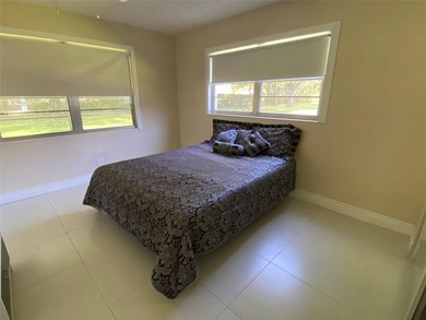 CORNER UNIT! VERY BRIGHT ! FIRST FLOOR,! QUIET AREA OF THE - photo 7