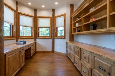 Majestic Sun Valley Fairways Mountain Lodge with 50-yard line