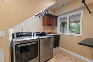 Tucked away on a quiet cul-de-sac in Wilsonville, this - photo 18