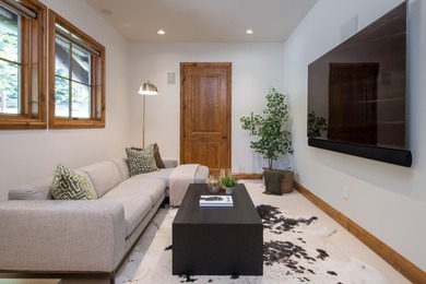 Majestic Sun Valley Fairways Mountain Lodge with 50-yard line