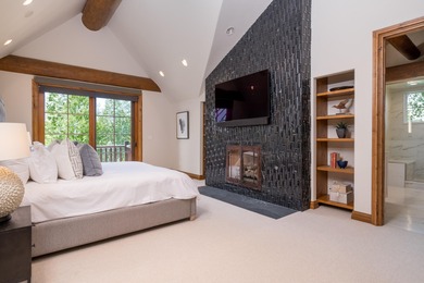 Majestic Sun Valley Fairways Mountain Lodge with 50-yard line