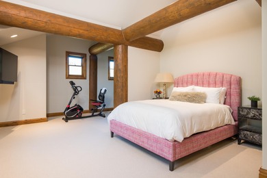 Majestic Sun Valley Fairways Mountain Lodge with 50-yard line