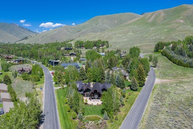 Majestic Sun Valley Fairways Mountain Lodge with 50-yard line