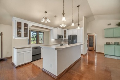 Nestled on a quiet dead-end street, this stunning two-story - photo 11