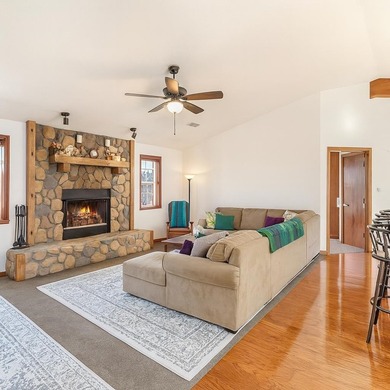 Nestled on a quiet dead-end street, this stunning two-story - photo 12