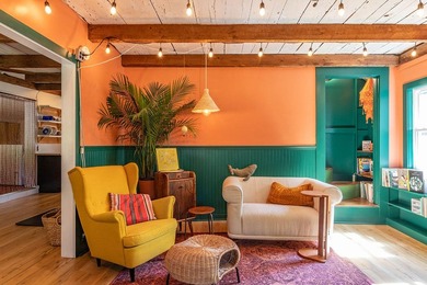 Humming with happiness, this year-round cottage-style home - photo 15