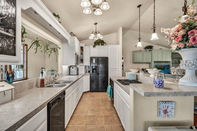 Nestled on a quiet dead-end street, this stunning two-story - photo 16