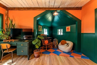Humming with happiness, this year-round cottage-style home - photo 17