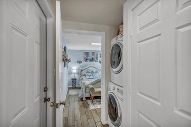 Nestled on a quiet dead-end street, this stunning two-story - photo 22
