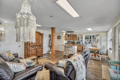 Nestled on a quiet dead-end street, this stunning two-story - photo 24