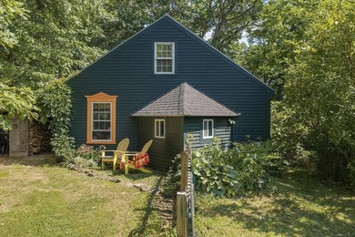 Humming with happiness, this year-round cottage-style home - photo 25