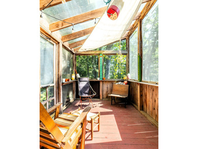 Humming with happiness, this year-round cottage-style home - photo 28