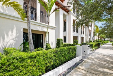 Lake Townhome/Townhouse For Sale in Palm Beach Gardens, Florida