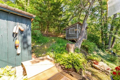 Humming with happiness, this year-round cottage-style home - photo 33