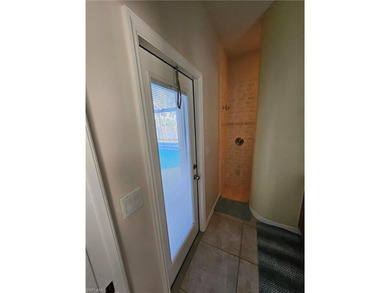 Stunning Single Story 2619 SF Pool Home with a Den plus 3 Car - photo 33