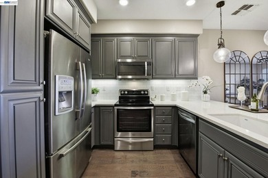 Welcome to this stunning 3BD/3BA townhome in Fremont's desirable - photo 8