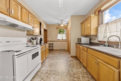 Step into timeless elegance with this beautifully preserved 1907 - photo 13
