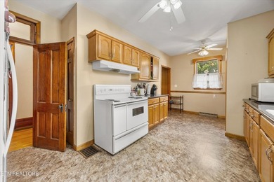 Step into timeless elegance with this beautifully preserved 1907 - photo 14