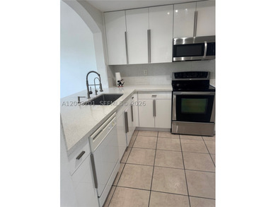 Step into this spacious 3-bedroom , 2 bath first-floor condo - photo 14